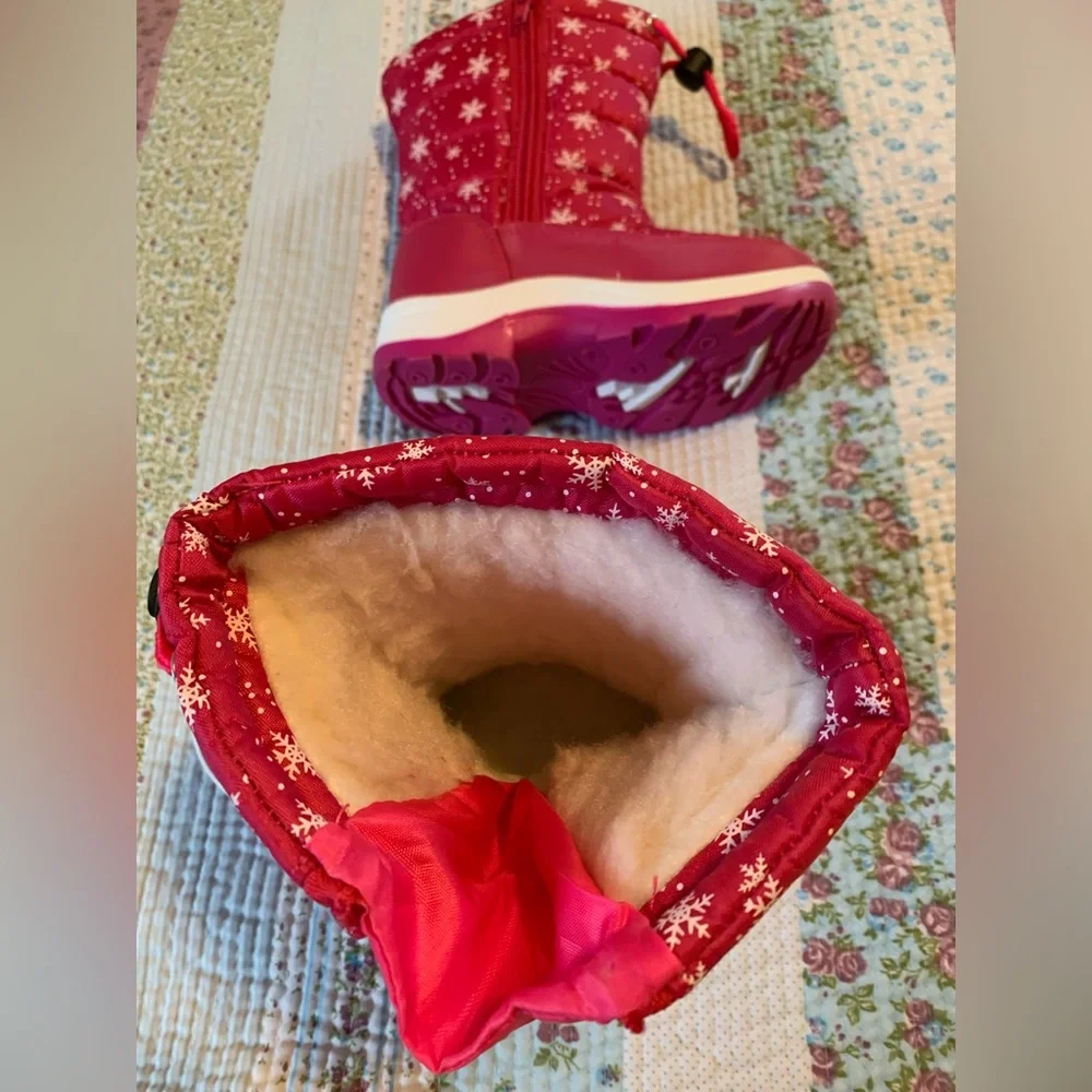 Kids Snow Boots - Hot Pink Snowflake Design - Picture 7 of 8